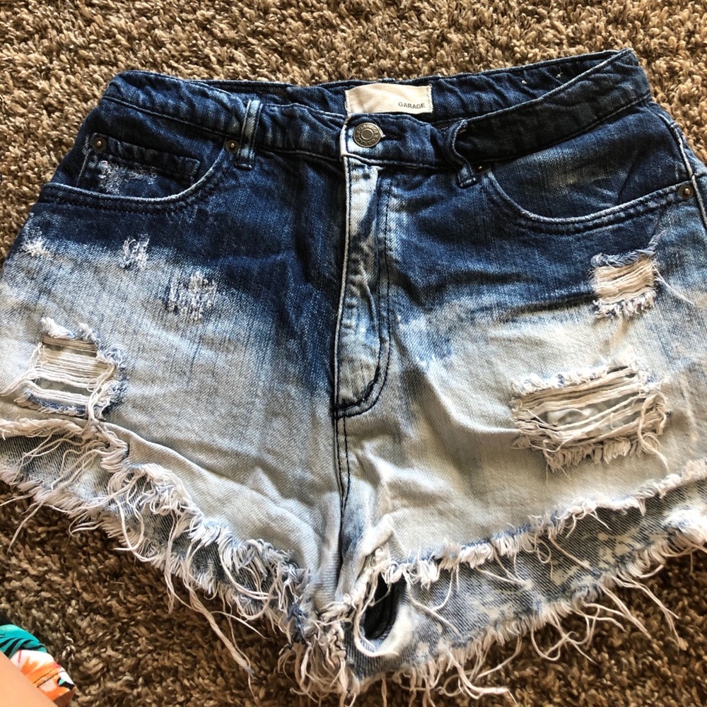 High wasted dipped dyed shorts